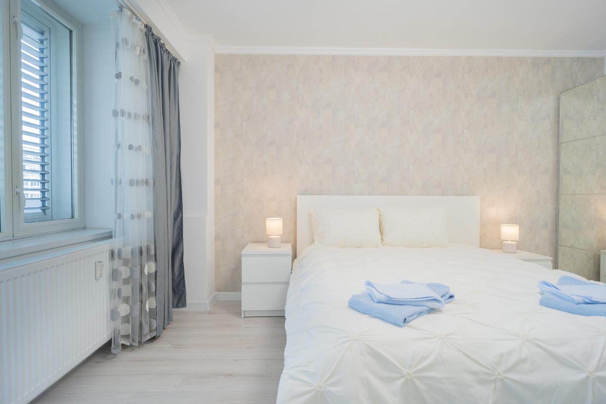 Ferienwohnung Luxury 2Br On Decebal Avenue Bukarest Exterior foto